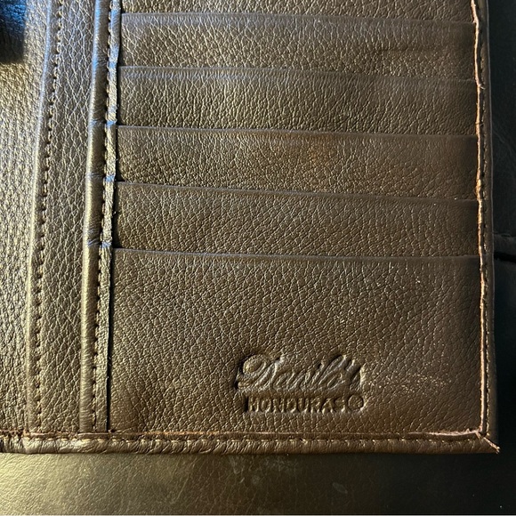 Danilo’s Luxury Pebbled Leather Wallet. Gorgeous wallet to hold all valuables. - Picture 6 of 7
